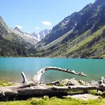 2pers, Superbe Vue Montagne, Expose Sud, Tres Calme, Parking, 5mns A Pied Du Centre Lägenhet