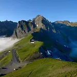 2pers, Superbe Vue Montagne, Expose Sud, Tres Calme, Parking, 5mns A Pied Du Centre *