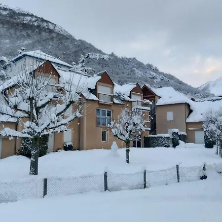 2pers, Superbe Vue Montagne, Expose Sud, Tres Calme, Parking, 5mns A Pied Du Centre Apartmán