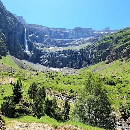 2pers, Superbe Vue Montagne, Expose Sud, Tres Calme, Parking, 5mns A Pied Du Centre Apartmán